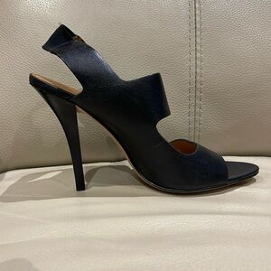 Ladies sandle: Kors by Michael Kors “Royal” Black leather 2.5” Heel.size 9.5M.